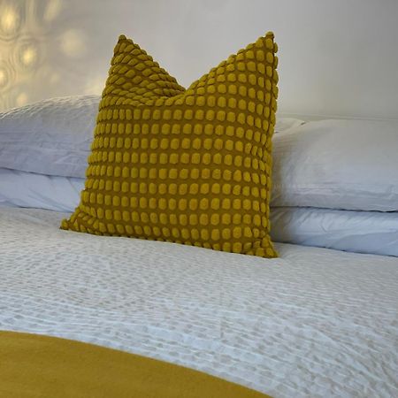Vibrant Apartments Close To City Centre คาร์ดิฟฟ์ ภายนอก รูปภาพ