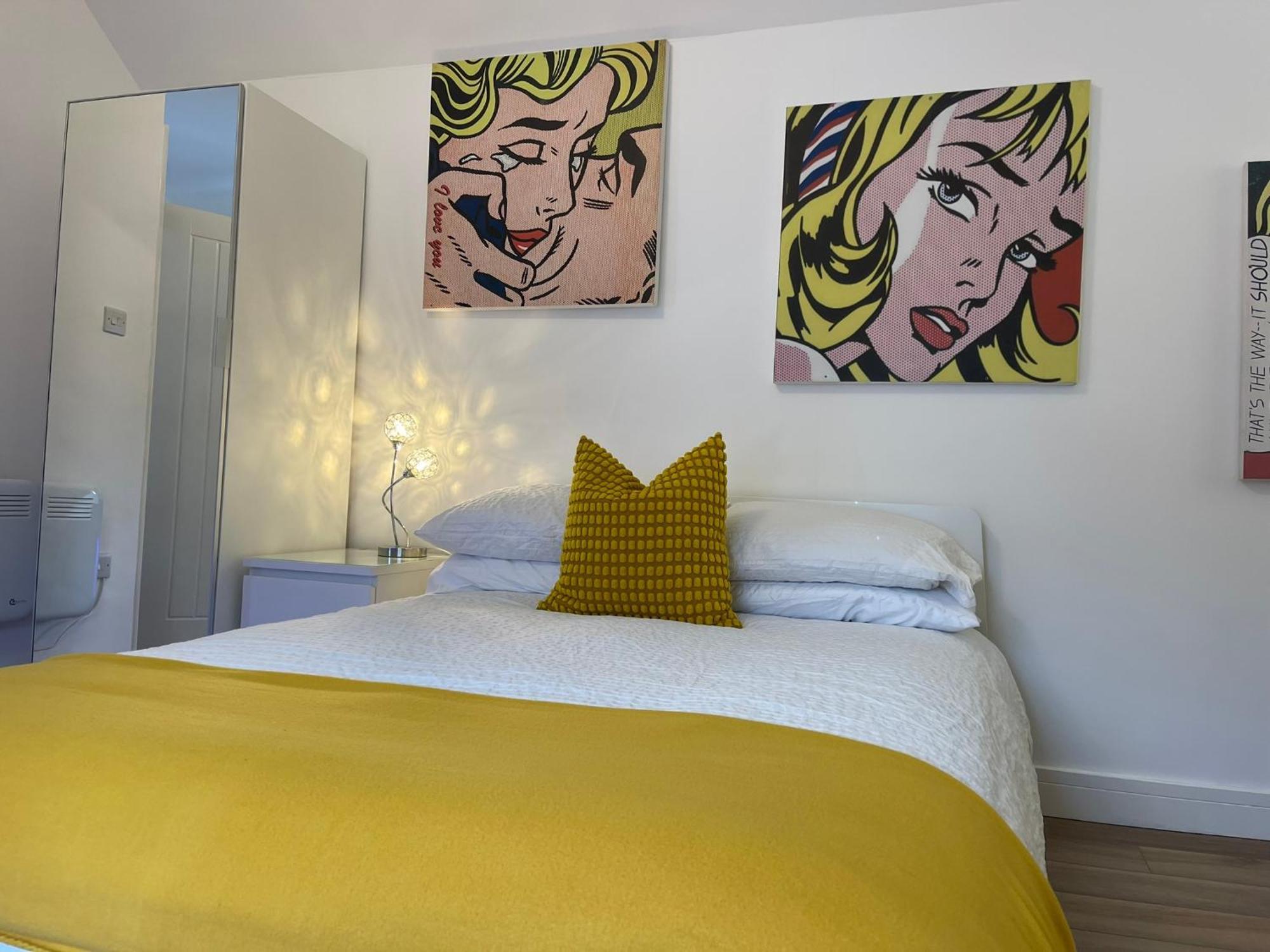 Vibrant Apartments Close To City Centre คาร์ดิฟฟ์ ภายนอก รูปภาพ